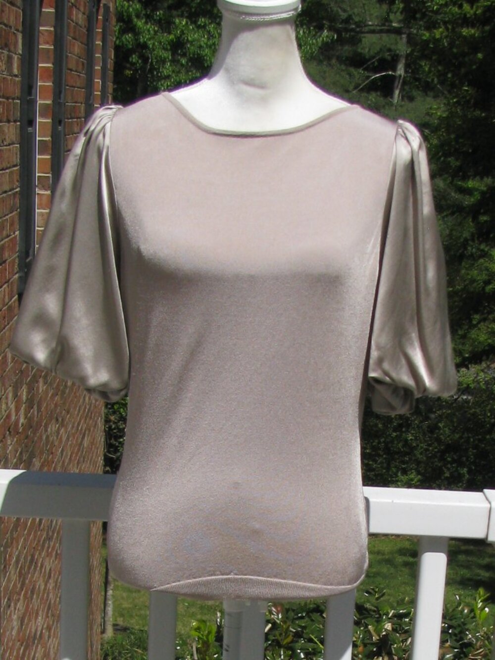 Carlisle Short Puff Sleeve Sweater top Medium Rayon Silk blend luxury style